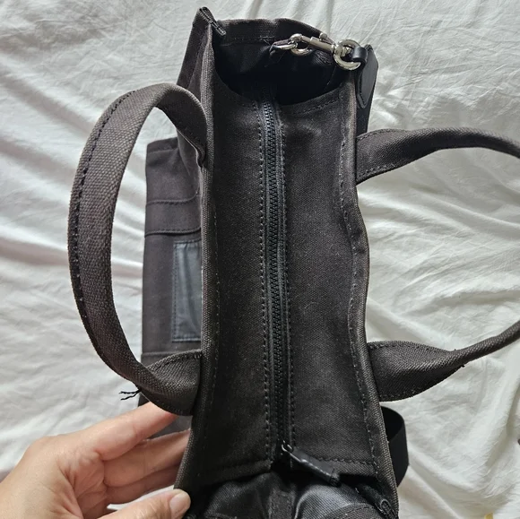 Marc Jacobs Black Tote Bag - Picture 5 of 9